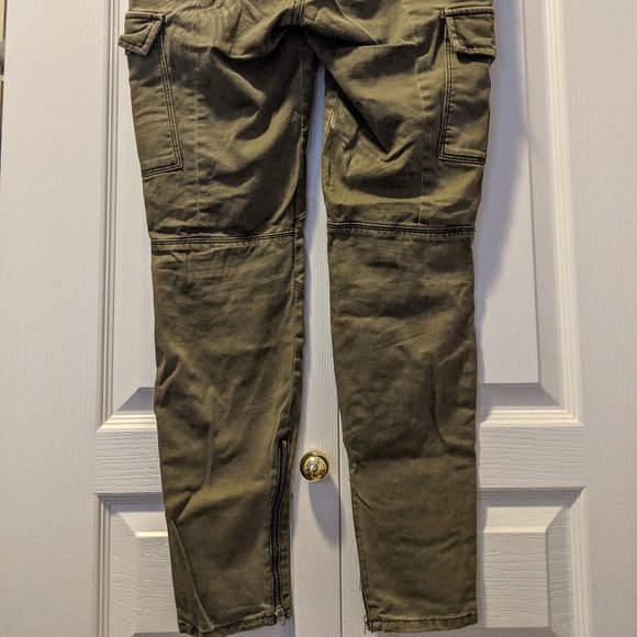 Aritzia TNA Skinny Cargo Pants size 4, olive green - Picture 5 of 6